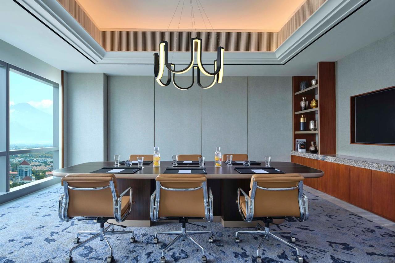 فندق The Westin سورابايا المظهر الخارجي الصورة